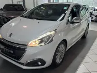 Gebraucht Peugeot 208 Allure 110 PS (80 kW) 2016 Weiß Kleinwagen