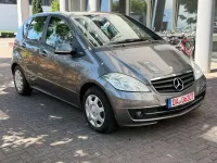 Gebraucht Mercedes A160 95 PS (69 kW) 2011 Mountaingrau  met. Kleinwagen