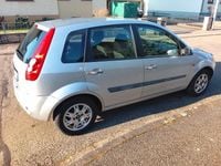 Gebraucht Ford Fiesta Trend 80 PS (58 kW) 2006 Silber Kleinwagen