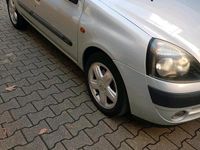 Gebraucht Renault Clio II 75 PS (55 kW) 2002 Silber Kleinwagen