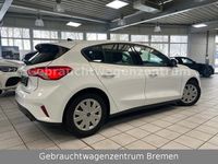 Gebraucht Ford Focus Trend 101 PS (74 kW) 2020 Weiß Limousine
