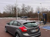 Gebraucht Ford Focus Trend 101 PS (74 kW) 2014 Grau Limousine