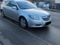 Usado Opel Insignia 160 HP (117 kW) 2011 Cinzento Carrinha