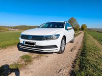 Gebraucht VW Passat 125 PS (91 kW) 2018 Weiß Kombi
