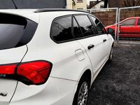 Gebraucht Fiat Tipo 95 PS (69 kW) 2017 Weiß Kleinwagen