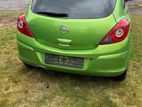 Gebraucht Opel Corsa 87 PS (63 kW) 2013 Grün Kleinwagen