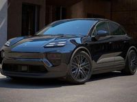 Neu Porsche Macan 300 kW (408 PS) 2026 Tiefschwarzmetallic SUV