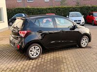 Gebraucht Hyundai i10 Pure 67 PS (49 kW) 2017 Schwarz Kleinwagen