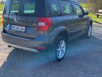 Gebraucht Skoda Yeti Ambition 105 PS (77 kW) 2014 Grau SUV