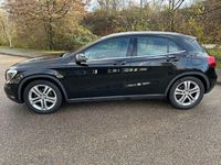 Gebraucht Mercedes GLA220 177 PS (130 kW) 2016 Schwarz SUV