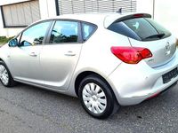 Gebraucht Opel Astra Edition 116 PS (85 kW) 2012 Silber Limousine