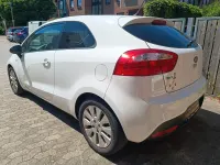 Gebraucht Kia Rio 86 PS (63 kW) 2014 Weiß Limousine