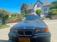 Gebraucht BMW 320 150 PS (110 kW) 1991 Schwarz Limousine