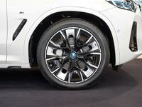 Gebraucht BMW iX3 Impressive 210 kW (286 PS) 2022 Mineralweiß SUV