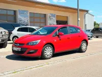 Gebraucht Opel Astra Selection 116 PS (85 kW) 2015 Power rot/traffic red ral3020 Limousine