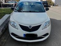 Gebraucht Lancia Ypsilon Silver 69 PS (50 kW) 2016 Weiß Kleinwagen