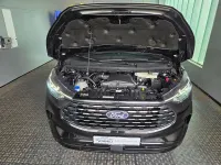 Gebraucht Ford Tourneo Titanium 170 PS (125 kW) 2025 Schwarz Van / Kleinbus