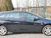 Gebraucht Opel Astra 101 PS (74 kW) 2018 Schwarz Kombi