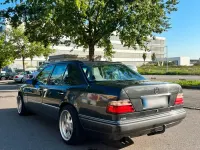Gebraucht Mercedes E280 193 PS (141 kW) 1993 Grau Limousine