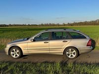Gebraucht Mercedes C200 Classic 122 PS (89 kW) 2006 Silber Limousine