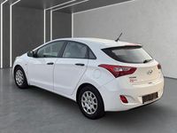 Gebraucht Hyundai i30 Classic 99 PS (72 kW) 2014 Weiß Kleinwagen