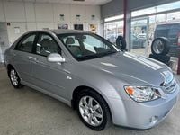 Gebraucht Kia Cerato 143 PS (105 kW) 2004 Silber Limousine