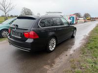 Gebraucht BMW 320 188 PS (138 kW) 2011 Schwarz Kombi