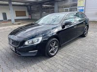 Używany Volvo V60 150 KM (110 kW) 2016 Czarny Kombi