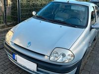 Gebraucht Renault Clio II Initiale 107 PS (78 kW) 2001 Silber Kleinwagen