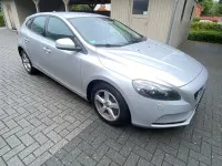 Gebraucht Volvo V40 122 PS (89 kW) 2016 Silber Limousine