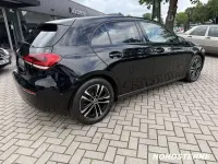 Gebraucht Mercedes A180 116 PS (85 kW) 2019 Nachtschwarz  unilack Kleinwagen