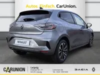 Begagnad Renault Clio V Techno 91 HK (66 kW) 2024 Grå Sedan
