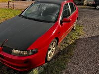 Second-hand Seat Leon 180 CP (132 kW) 2000 Roșu Hatchback