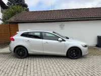 Gebraucht Volvo V40 122 PS (89 kW) 2016 Silber Limousine
