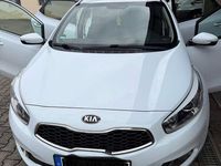 Gebraucht Kia Ceed DREAM-TEAM Edition 136 PS (100 kW) 2015 Weiß Kleinwagen
