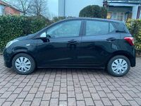 Gebraucht Hyundai i10 Edition 67 PS (49 kW) 2015 Schwarz Kleinwagen
