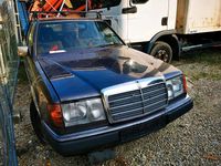Gebraucht Mercedes E250 85 PS (62 kW) 1991 Violet Limousine