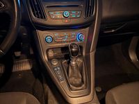 Usata Ford Focus 105 CV (77 kW) 2015 Argento Station wagon