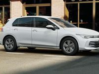 Gebraucht VW Golf VIII Life 150 PS (110 kW) 2024 Pure white Limousine