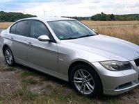 Gebraucht BMW 318 122 PS (89 kW) 2007 Silber Limousine