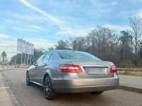 Gebraucht Mercedes E220 170 PS (125 kW) 2009 Grau Limousine