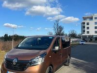 Gebraucht Renault Trafic 95 PS (69 kW) 2016 Braun Van / Kleinbus