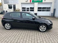 Gebraucht Peugeot 308 Active 131 PS (96 kW) 2017 Schwarz Limousine