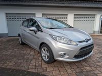 Gebraucht Ford Fiesta Titanium 80 PS (58 kW) 2012 Silber Kleinwagen