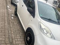 Gebraucht Peugeot 107 68 PS (50 kW) 2009 Weiß Kleinwagen