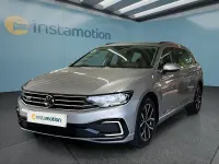 Gebraucht VW Passat 218 PS (160 kW) 2023 Silber Kombi