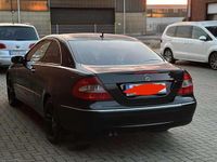 Gebraucht Mercedes CLK220 Avantgarde 150 PS (110 kW) 2006 Schwarz Coupé