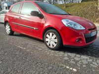 Gebraucht Renault Clio III 75 PS (55 kW) 2009 Rot Kleinwagen