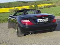 Second-hand Mercedes SLK200 184 CP (135 kW) 2011 Negru Cabrio