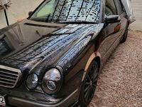 Gebraucht Mercedes E240 Elegance 170 PS (125 kW) 1999 Schwarz Kombi